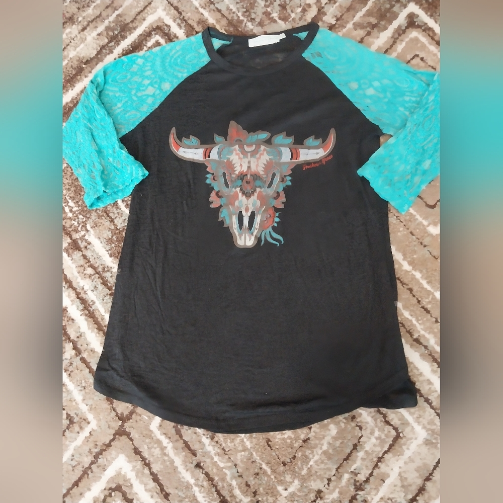 Southern grace 2xl lace detail westen shirt.